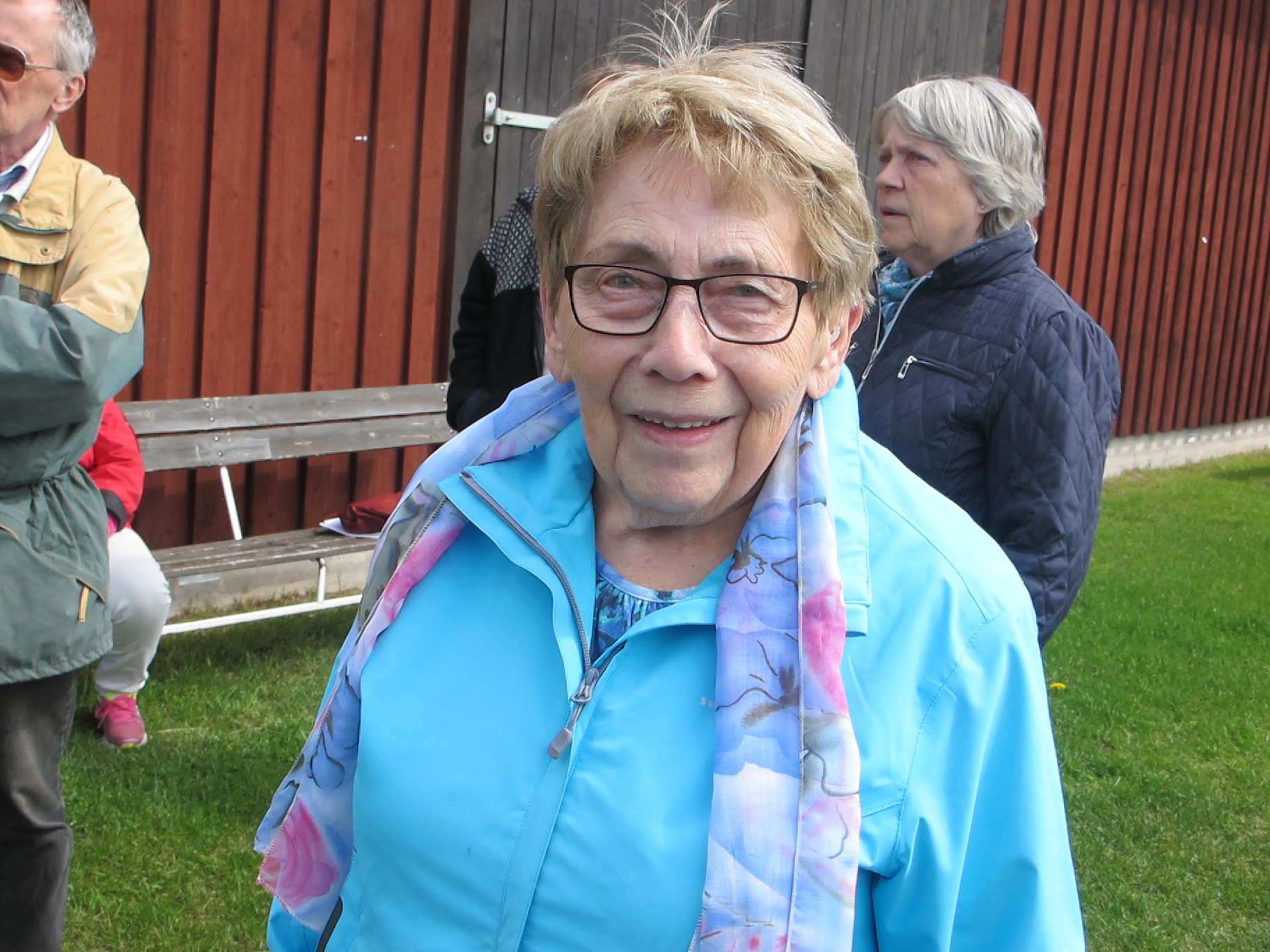 Veteranen Stina Hellqvist besöker repetitionen, Hon fanns med i dryga 50 år i olika roller, bl a Mor Lisa